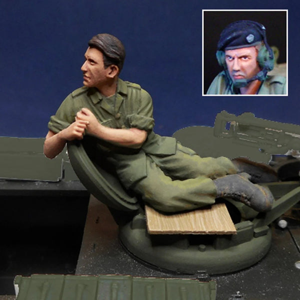 1/35 WWII Commander, Resin Model Figure Kit, Unassembled and Unpainted