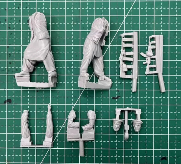 1/35 Cold War Soviet Militia, 2 Figures, Resin Model Figure Kit, Unassembled and Unpainted