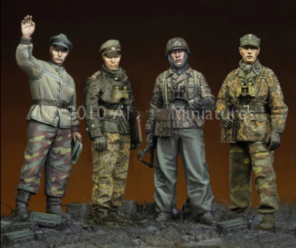 1/35 WWII German Officer Leading Mixed Squad, 4 Figures, Resin Model Figure Kit, Unassembled and Unpainted