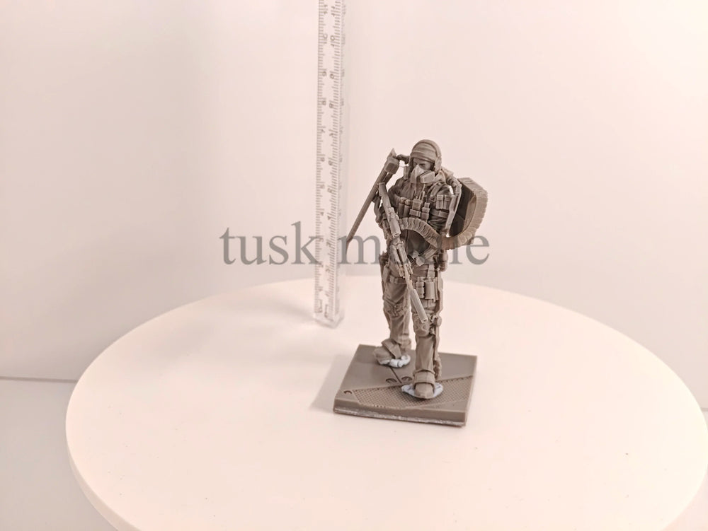 1/24 Modern Tactical Soldier, Resin Model Figure Kit, Unassembled and Unpainted