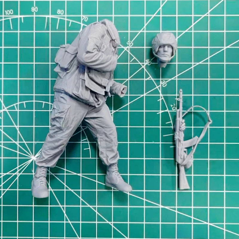 1/16 Modern Russian OMON Squad in Combat Positions, 4 Figures, Resin Model Figure Kit, Unassembled and Unpainted