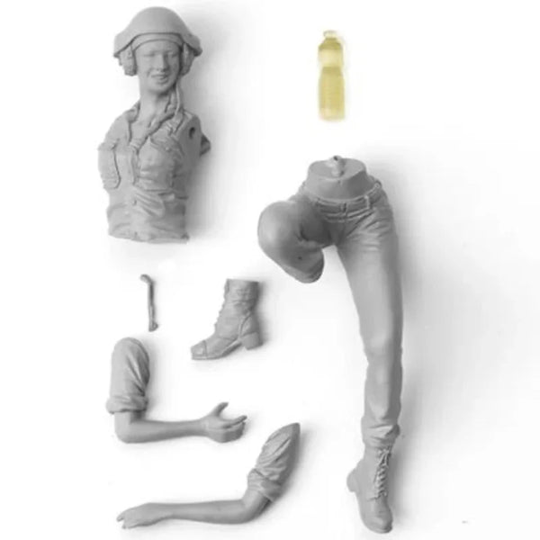 1/16 WWII Dynamic Pin-Up Fantasy Warrior, Resin Model Figure Kit, Unassembled and Unpainted