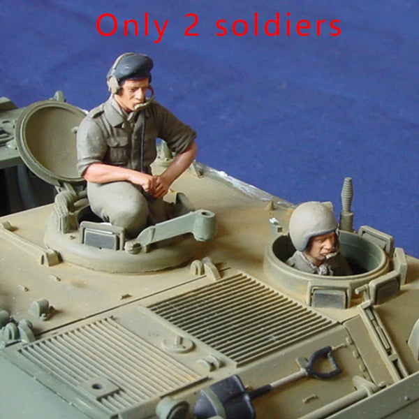 1/35 Vietnam War Australian APC Crew in Hatches, 2 Figures, Resin Model Figure Kit, Unassembled and Unpainted
