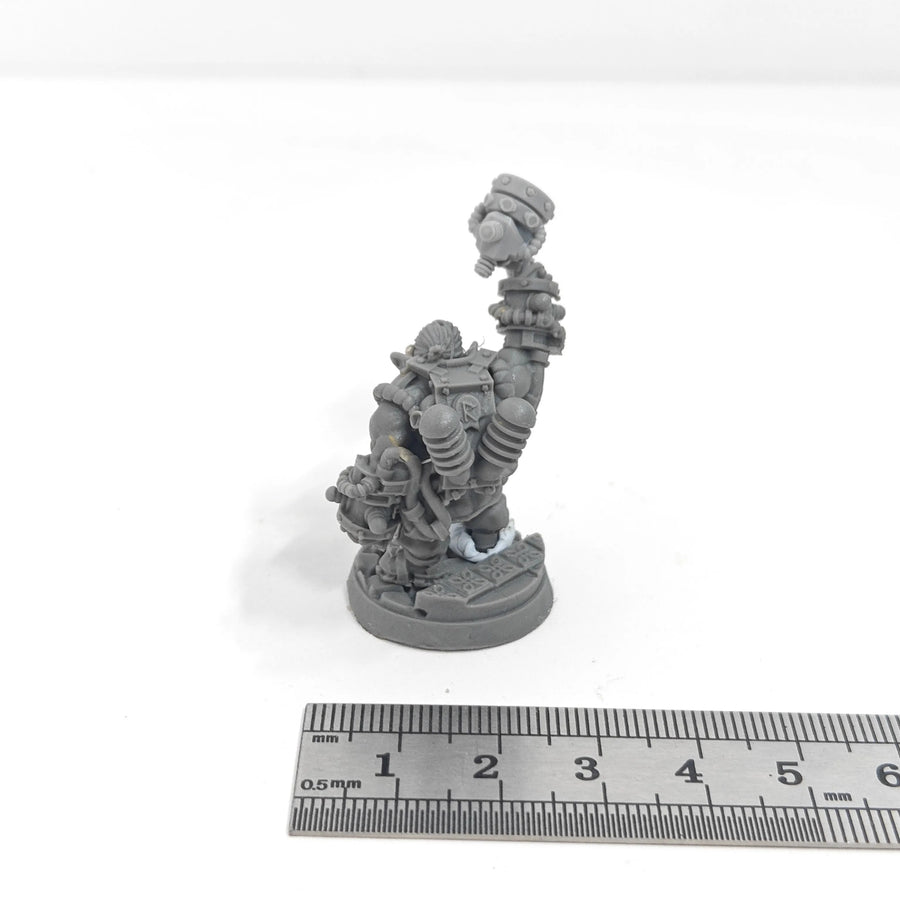 Steampunk Dwarf Engineer with Cannon 50mm Resin Figure Kit - resin model view 3