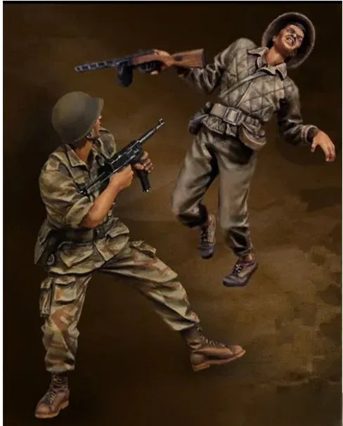 1/35 WWII Soldiers with Rifles & Equipment, 2 Figures, Resin Model Figure Kit, Unassembled and Unpainted
