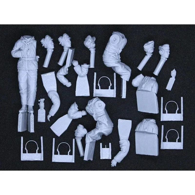 1/35 WWII Soviet Infantry Winter Combat Squad, 5 Figures, Resin Model Figure Kit, Unassembled and Unpainted