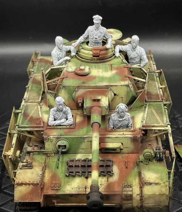 1/35 WWII German Panzer IV with Crew, 5 Figures, Resin Model Vehicle Kit, Unassembled and Unpainted
