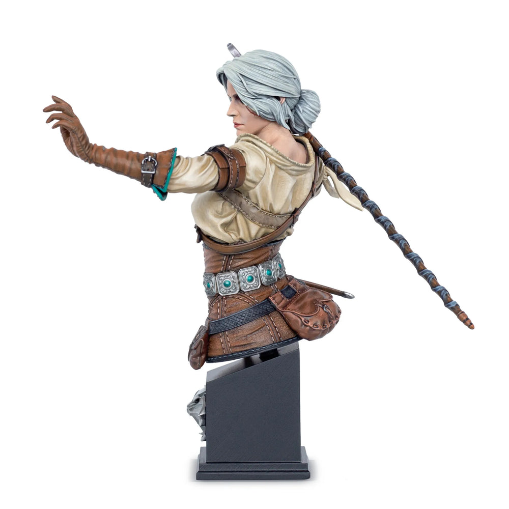 130mm Female Warrior with Dual Weapons, Resin Model Figure Kit, Fantasy Theme, Unassembled and Unpainted