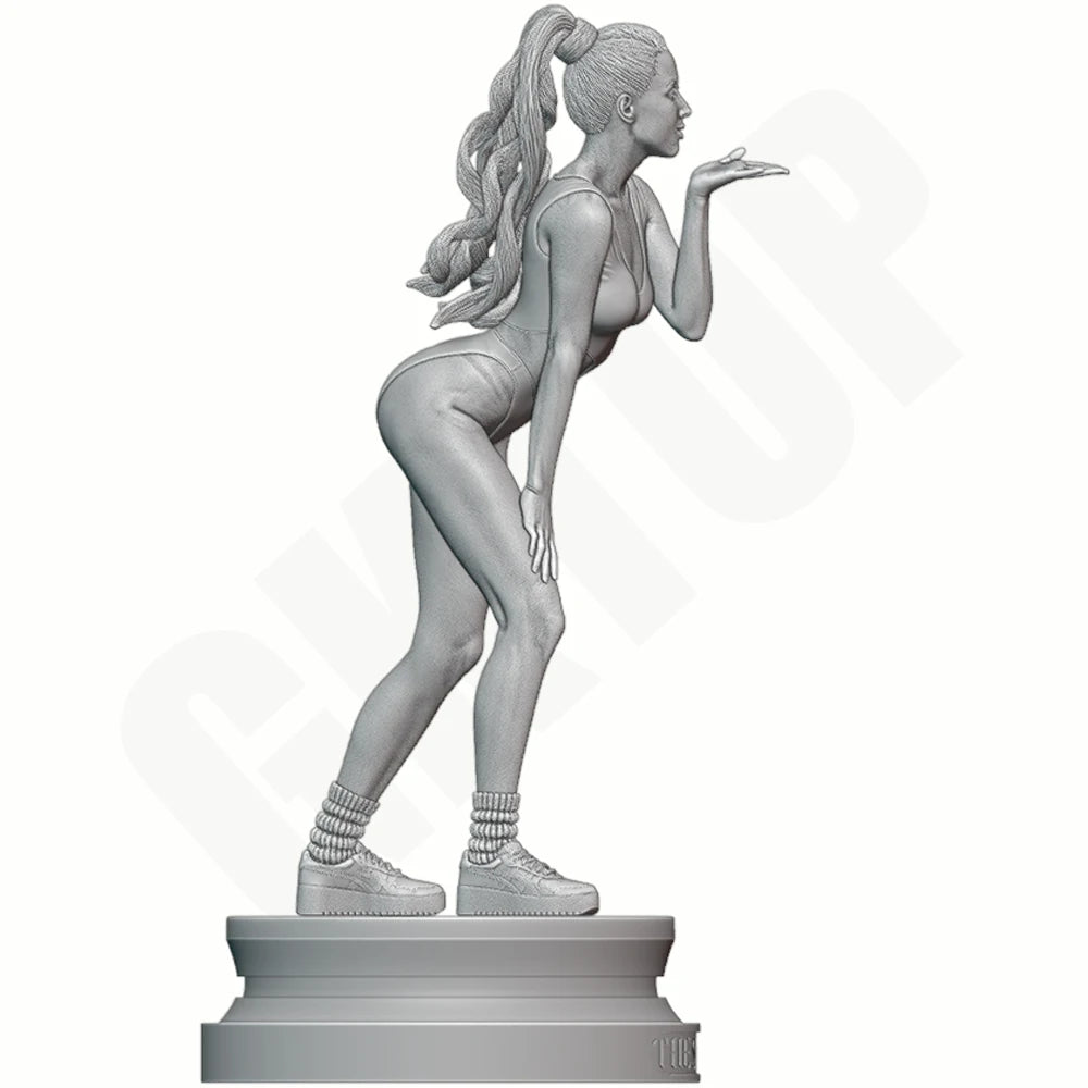 1/24 Athletic Female in Dynamic Pose, Resin Model Figure Kit, Unassembled and Unpainted