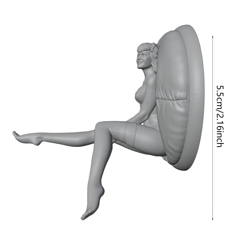 1/24 Woman on Sofa, Resin Model Figure Kit, Unassembled and Unpainted