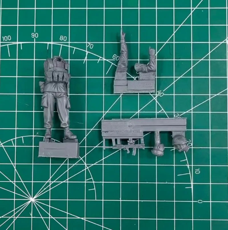 1/35 Modern British Officer Desert Storm, Resin Model Figure Kit, Unassembled and Unpainted