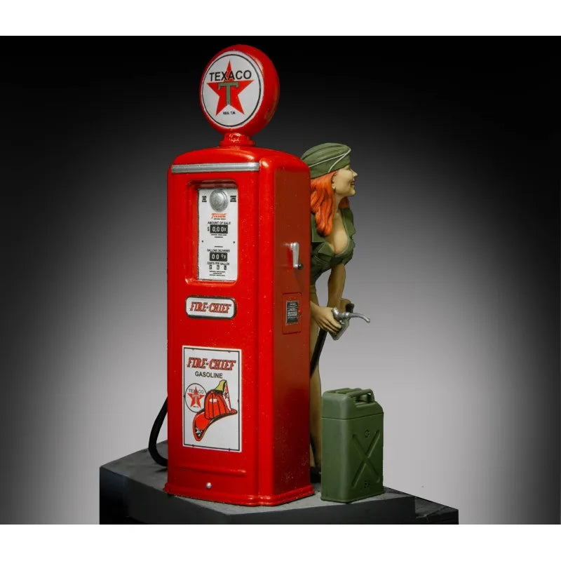 1/35 Cold War Pin-up, Resin Model Figure Kit, Unassembled and Unpainted
