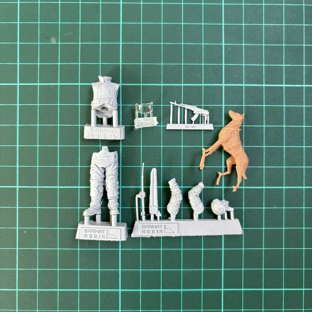 1/35 Modern Russian Armed Forces Sappers, 5 Figures, Resin Model Figure Kit, Unassembled and Unpainted
