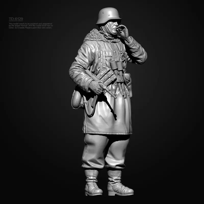 75mm WWII German Soldier with Winter Greatcoat, Resin Model Figure Kit, Unassembled and Unpainted