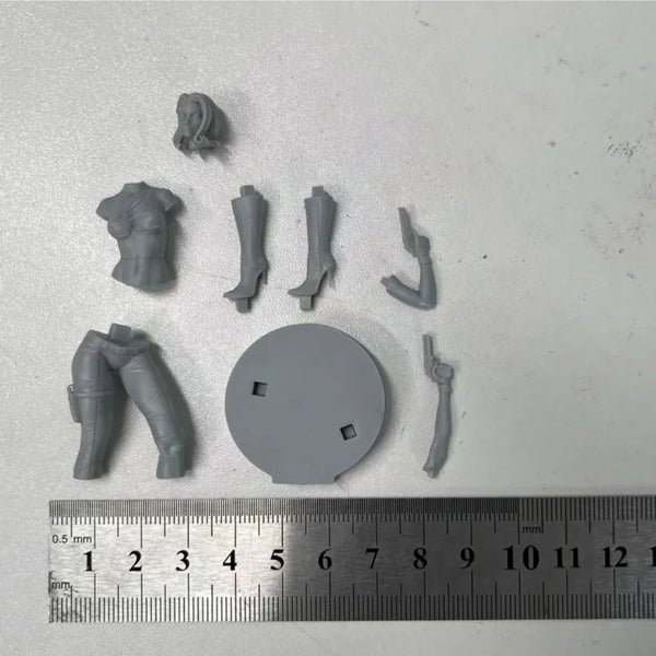 1/24 Modern Abbey Chase, Resin Model Figure Kit, Unassembled and Unpainted