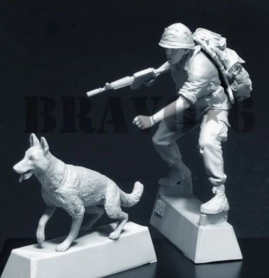 1/35 WWII US Army Infantry with Military Dogs, 4 Figures, Resin Model Figure Kit, Unassembled and Unpainted
