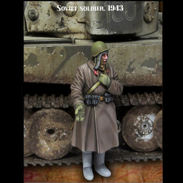1/35 WWII Soviet Infantryman in Greatcoat, Resin Model Figure Kit, Unassembled and Unpainted