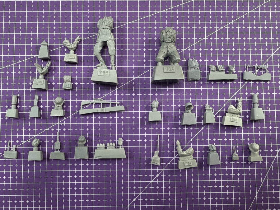 WWII German Panzergrenadier Squad Leader with Sniper 1/35 Resin Figure Set - resin model view 4
