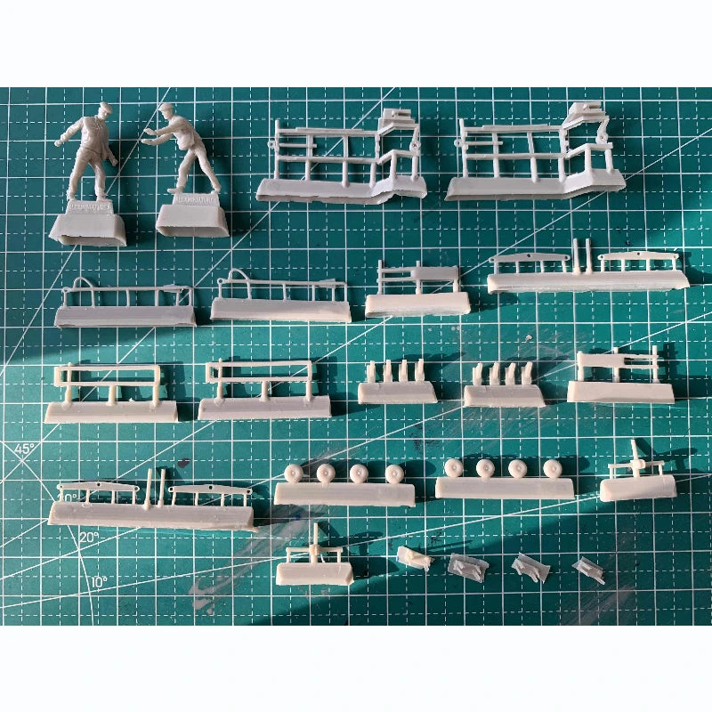 1/72 Modern Russian Aircraft Ordnance, 7 Figures, Resin Model Diorama Kit, Unassembled and Unpainted