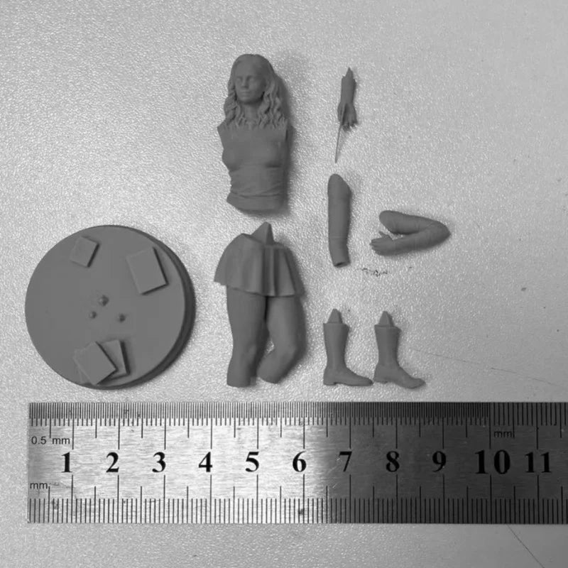 1/24 Female Teacher, Resin Model Figure Kit, Anime Theme, Unassembled and Unpainted