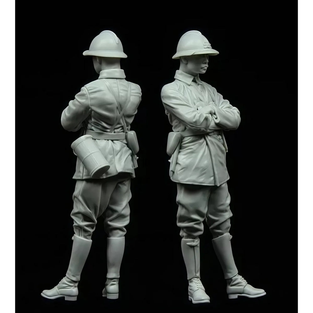 1/35 WWI French Tank Crewman, Resin Model Figure Kit, Unassembled and Unpainted