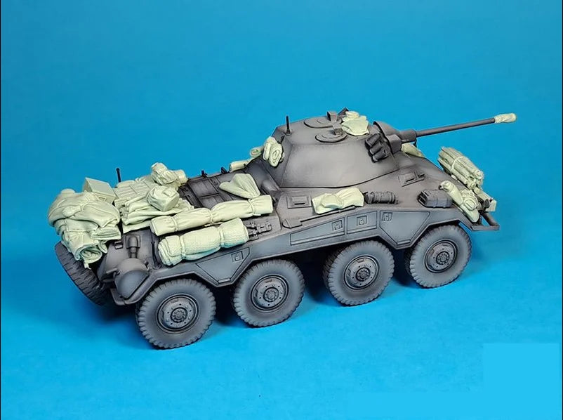 1/35 Cold War Armored Personnel Carrier, Resin Model Vehicle Kit, Unassembled and Unpainted