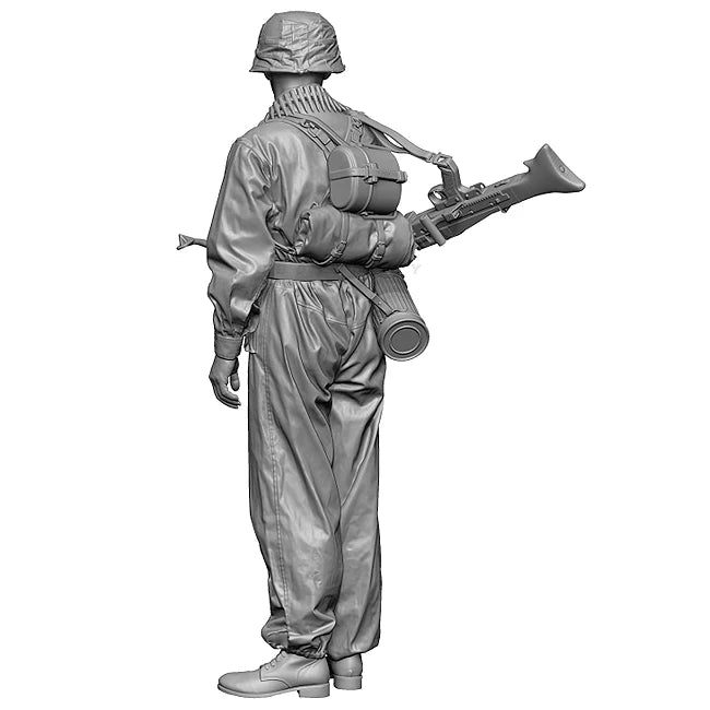 1/35 WWII German Infantry with Gas Mask, Resin Model Figure Kit, Unassembled and Unpainted