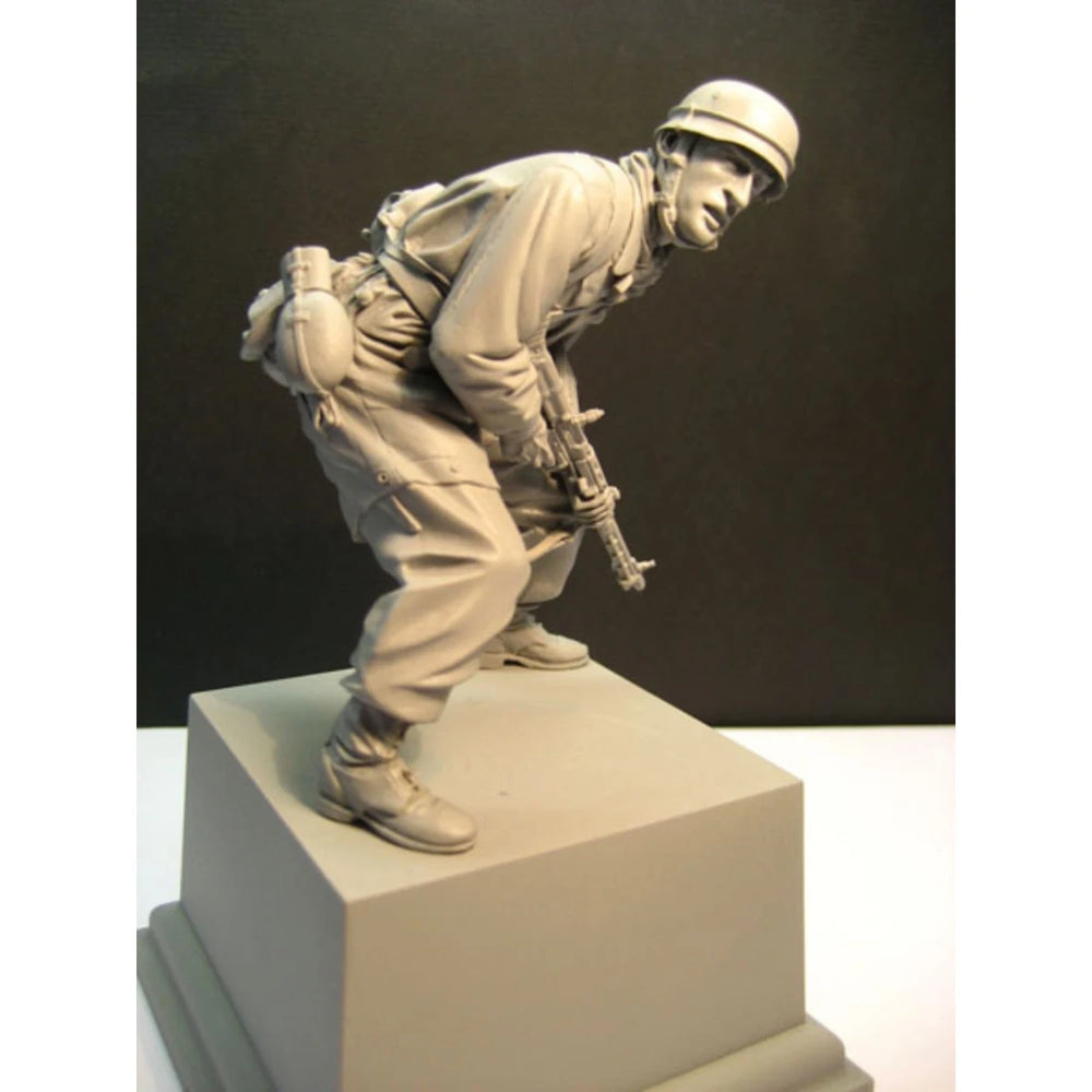 1/16 WWII German Fallschirmjäger Charging Forward, Resin Model Figure Kit, Unassembled and Unpainted