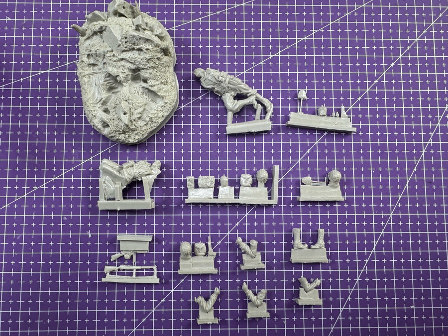 WWII US Army Soldiers Resting 1/35 Scale Resin Diorama Kit - resin model view 2