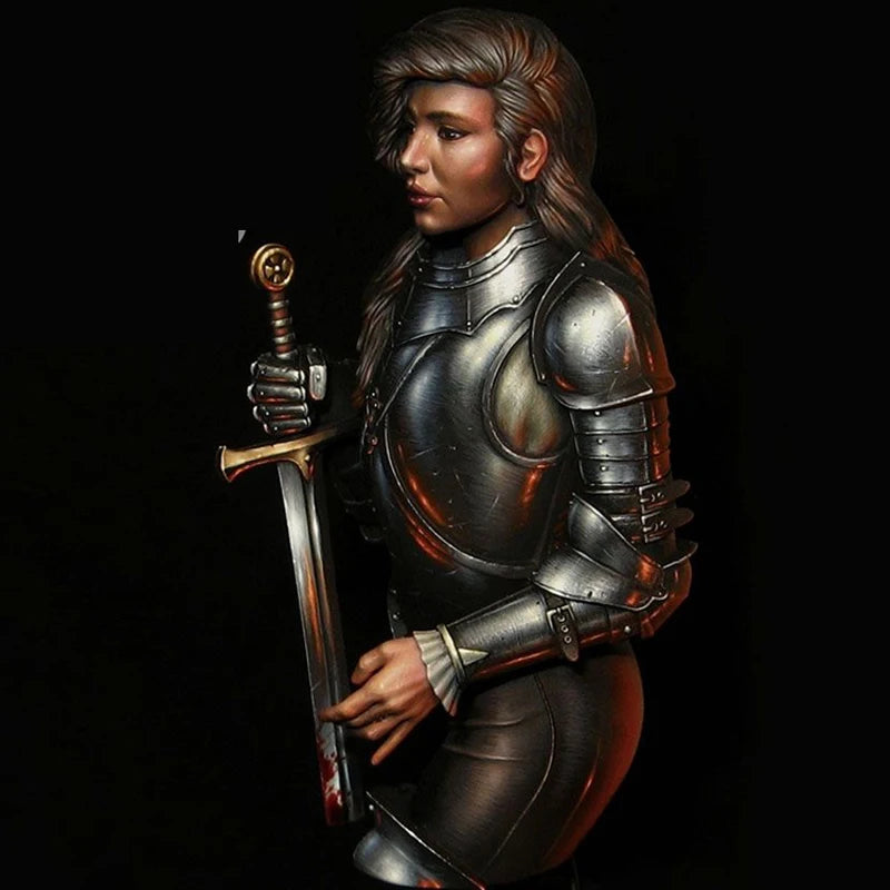 1/12 Female Knight in Plate Armor with Greatsword, Resin Model Figure Kit, Fantasy Theme, Unassembled and Unpainted