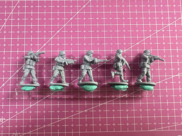 1/72 Modern Infantry Squad in Combat Poses, 10 Figures, Resin Model Figure Kit, Unassembled and Unpainted