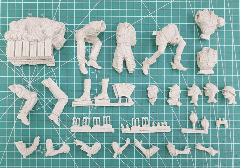 1/16 WWII African Legion Armored Crew, 4 Figures, Resin Model Vehicle Kit, Unassembled and Unpainted
