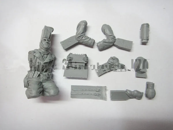1/16 WWII Winter Soldiers, 3 Figures, Resin Model Figure Kit, Unassembled and Unpainted
