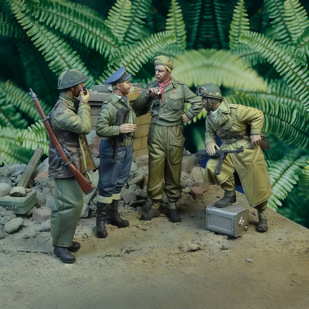 1/35 WWII British Infantry Advancing in Jungle, 4 Figures, Resin Model Figure Kit, Unassembled and Unpainted