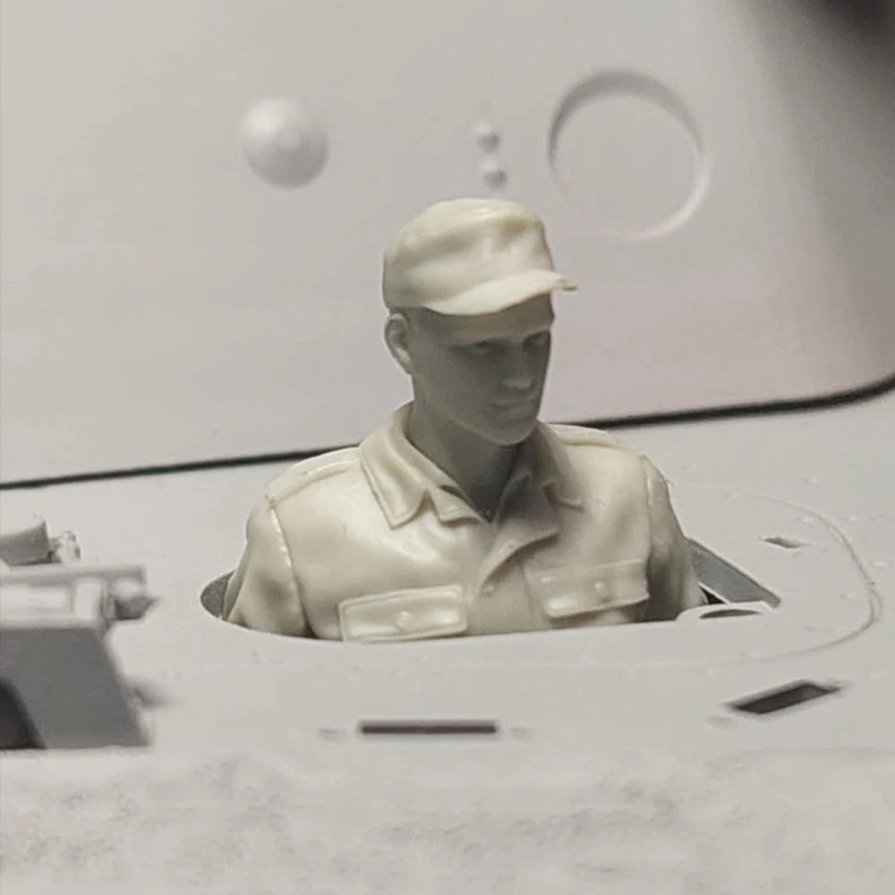1/35 WWII German Tank Crew Turret Positions, 4 Figures, Resin Model Figure Kit, Unassembled and Unpainted