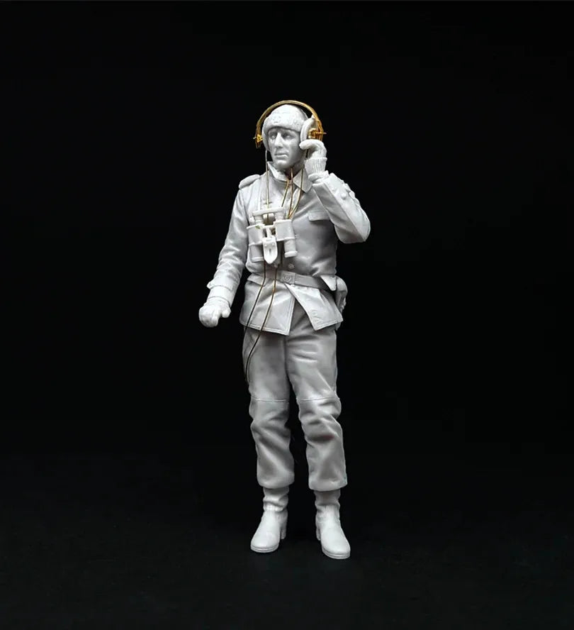 1/35 Modern Soldier with Combat Radio, Resin Model Figure Kit, Unassembled and Unpainted