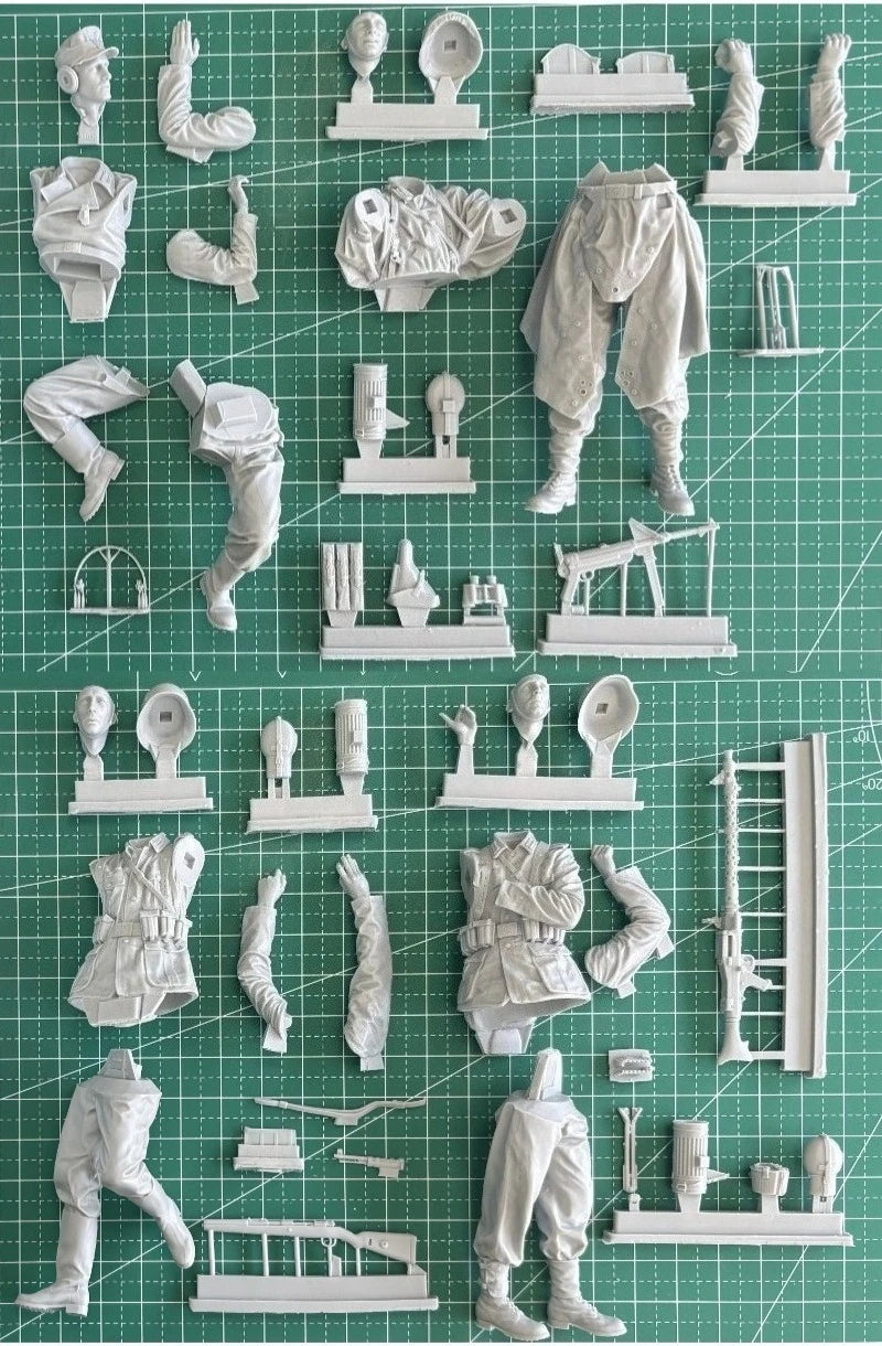 1/16 WWII German Half-Track Crew, 4 Figures, Resin Model Figure Kit, Unassembled and Unpainted