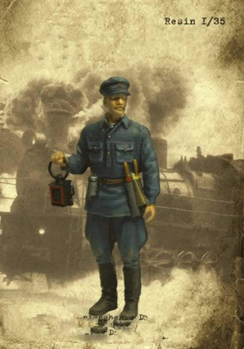 1/35 Cold War Soviet Infantryman in Field Uniform, Resin Model Figure Kit, Unassembled and Unpainted