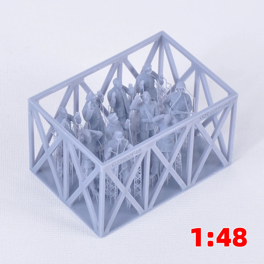 1/35 WWII European Architectural Ruins with Framework, 8 Figures, Resin Model Figure Kit, Unassembled and Unpainted