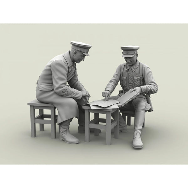 1/35 Cold War Soviet Officers Conference, 6 Figures, Resin Model Figure Kit, Unassembled and Unpainted