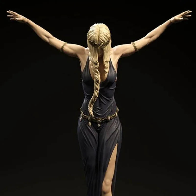 1/24 Victorious Female with Braided Hair, Resin Model Figure Kit, Fantasy Theme, Unassembled and Unpainted