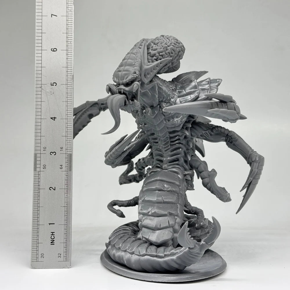 Alien Creature, Resin Model Figure Kit, Sci-Fi Theme, Unassembled and Unpainted