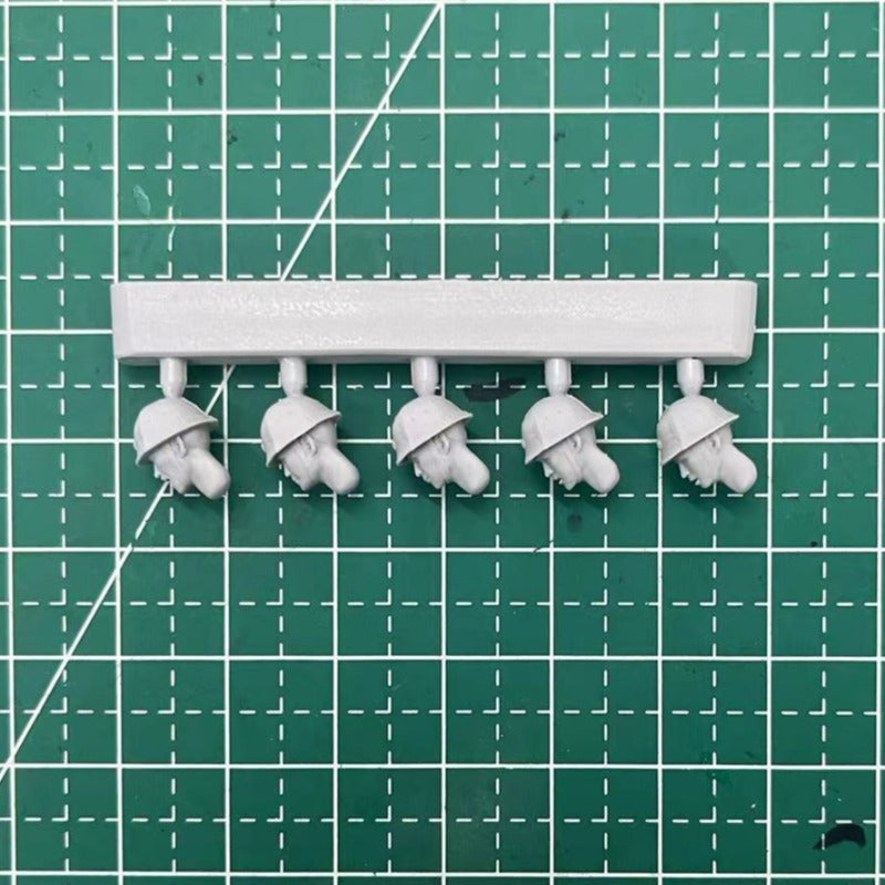 1/35 WWII German Soldier Heads with Stahlhelm, 5 Figures, Resin Model Figure Kit, Unassembled and Unpainted
