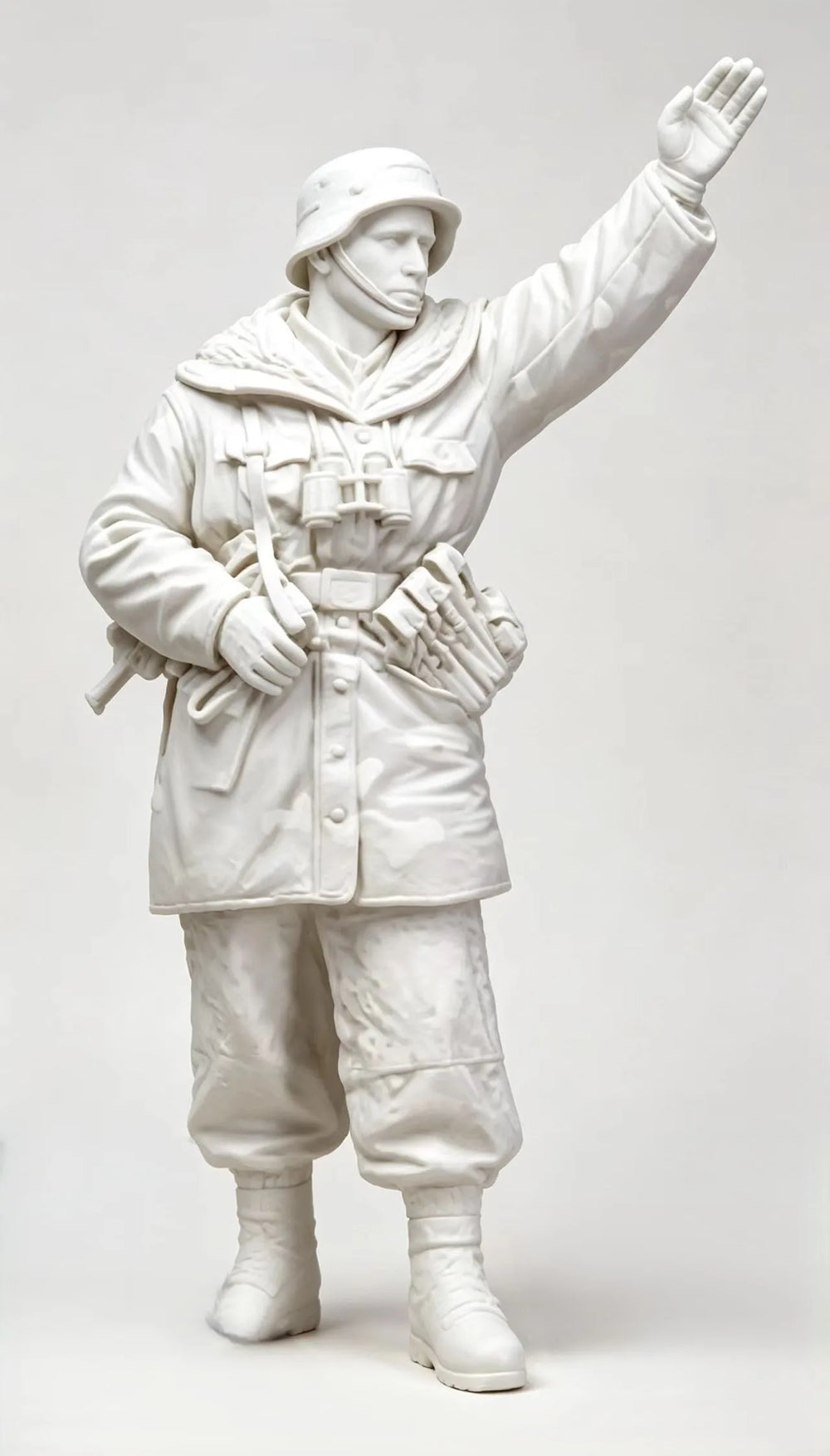 1/16 WWII German Officer Signaling Orders, Resin Model Figure Kit, Unassembled and Unpainted