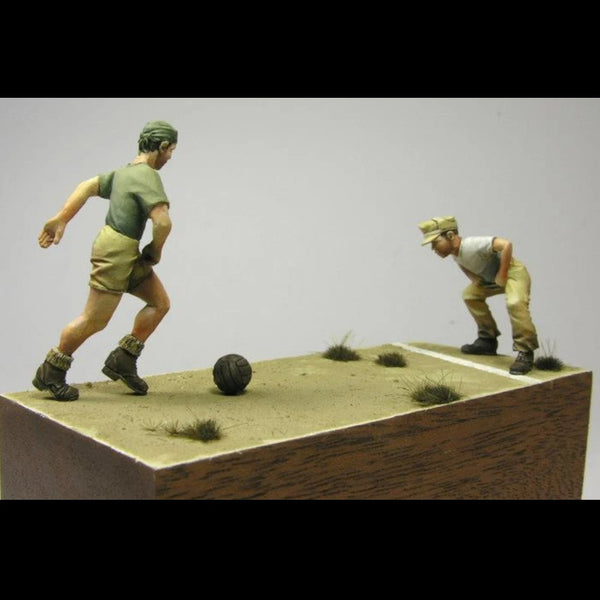 1/35 WWII Italian Soldiers, 2 Figures, Resin Model Diorama Kit, Unassembled and Unpainted