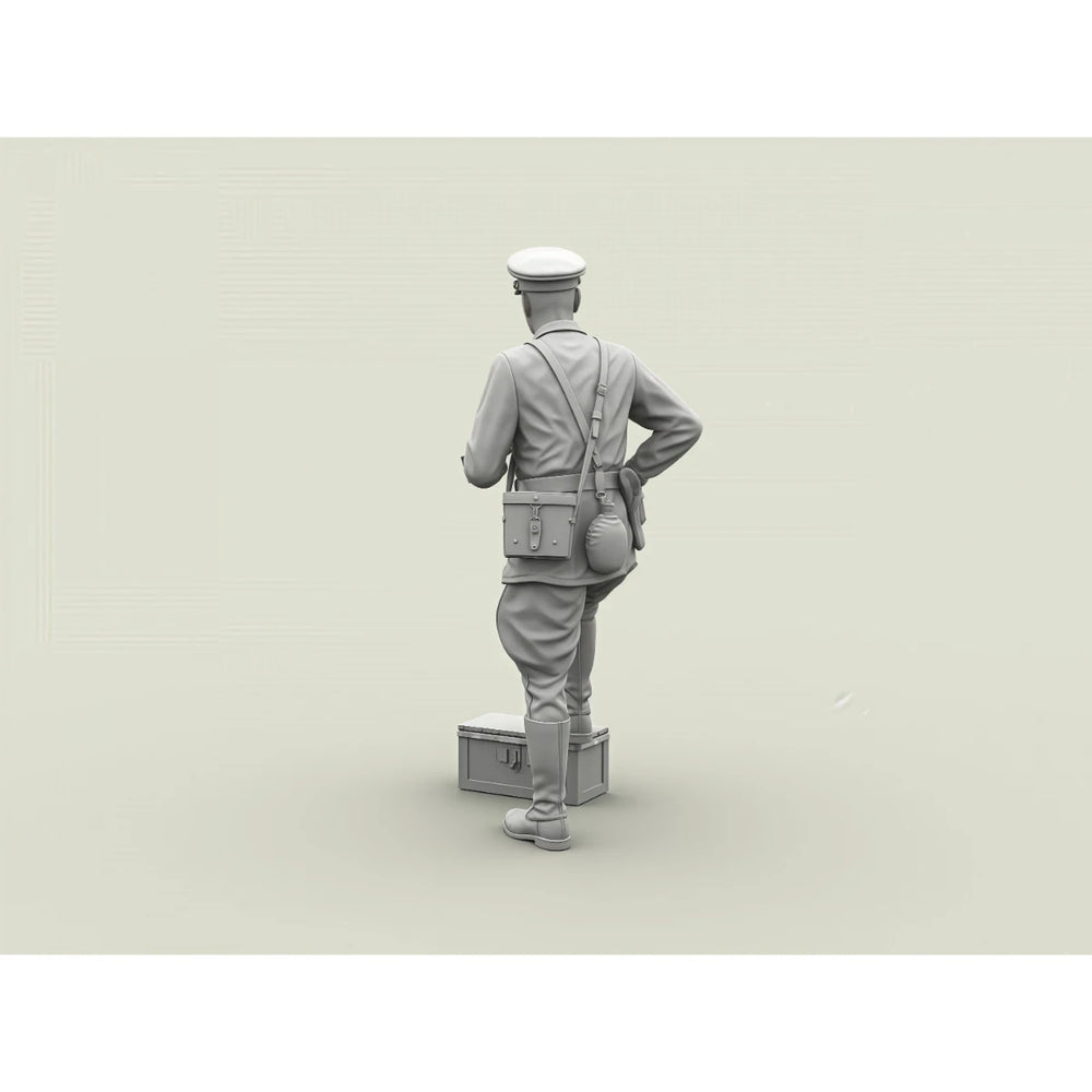 1/35 Cold War Soviet Red Army Colonel, Resin Model Figure Kit, Unassembled and Unpainted