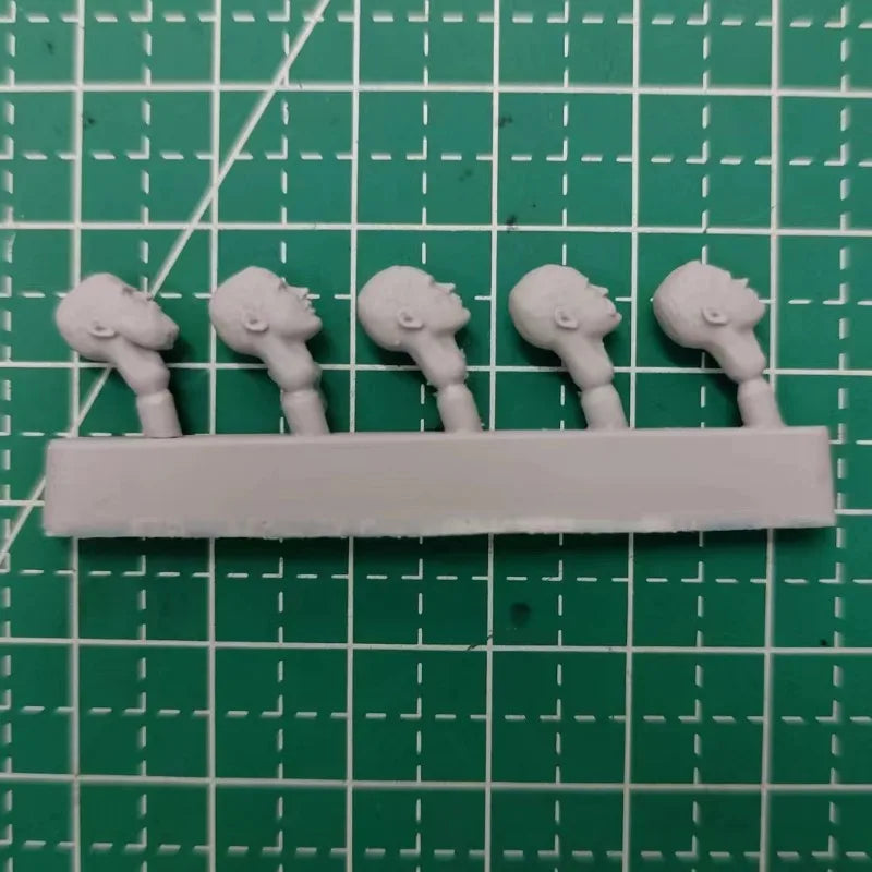 1/35 Military Bearded Soldier Heads, 5 Figures, Resin Model Bust Kit, Military Theme, Unassembled and Unpainted