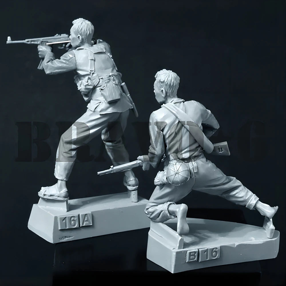 1/35 Modern Infantry Squad Advancing, 2 Figures, Resin Model Figure Kit, Unassembled and Unpainted