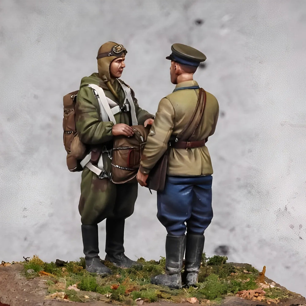 1/35 WWII Soviet Red Army Airborne, 2 Figures, Resin Model Figure Kit, Unassembled and Unpainted