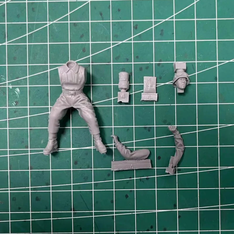 1/35 WWI Motorcycle Dispatch Rider, Resin Model Figure Kit, Unassembled and Unpainted